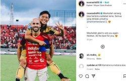Dua mantan pemain Persib Bandung, Henhen Herdiana dan Mohammed Rashid, bereuni seusai laga Dewa United vs Bali United.