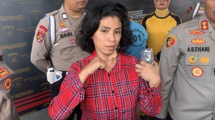 Geflin Trise (46) seorang wanita supir taksi online yant menjadi korban pembegalan di Cianjur, Jumat (21/7/2023).