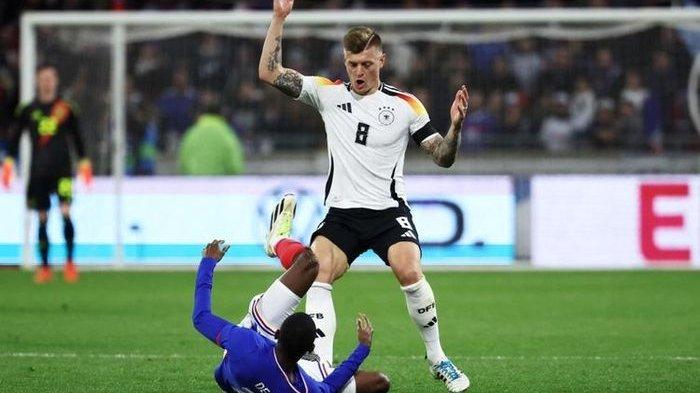 Gelandang Jerman, Toni Kroos, saat melawan Prancis pada Minggu (24/3/2024) dini hari WIB.