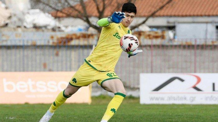 DIKAITKAN PERSIB - Inilah Sosok Cyrus Margono. Kiper muda ini dikaitkan dengan Persib Bandung