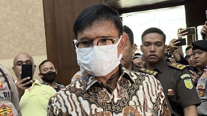 Menteri Komunikasi dan Informatika (Menkominfo) nonaktif Johnny G Plate tiba di Pengadilan Tindak Pidana Korupsi (Tipikor) pada Pengadilan Negeri (PN) Jakarta Pusat, Selasa (27/6/2023).