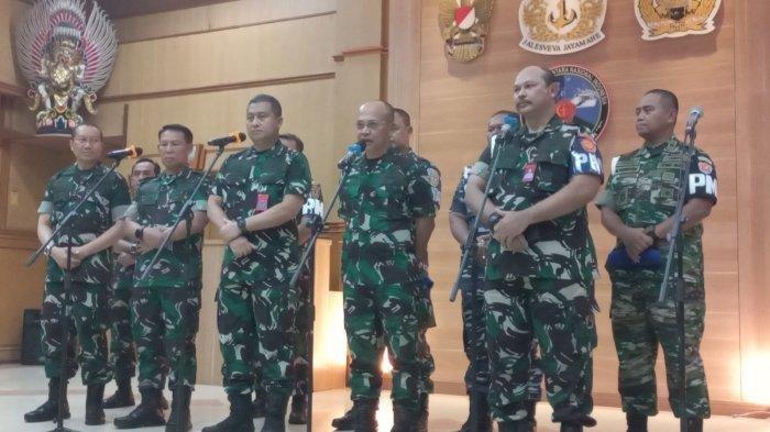 Kepala Babinkum TNI, Laksda Kresno Buntoro saat konferensi pers di Mabes TNI Cilangkap Jakarta, Jumat (28/7/2023).