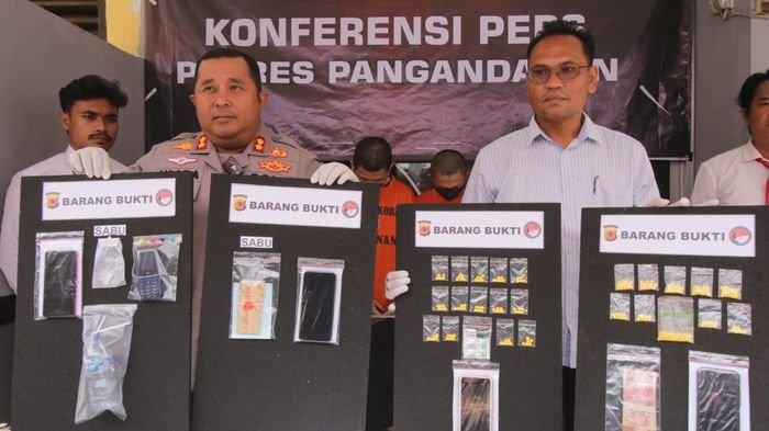 Kapolres Pangandaran, AKBP Imara Utama, dan jajaran memperlihatkan barang bukti, Selasa (22/8/2023).