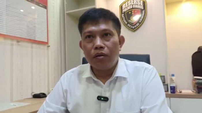 Kasat Reskrim Polres Ciamis, AKP Joko Prihatin mengatakan, polisi masih mendalami motif pelaku karena keterangan tersangka belum bisa dipastikan mengingat belum dilakukannya pemeriksaan kejiwaan kepada pelaku.