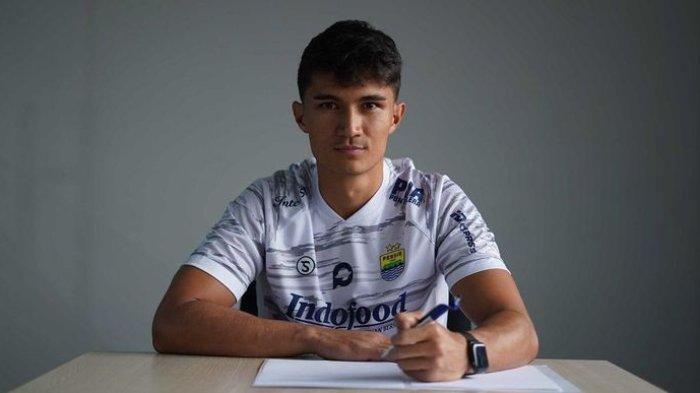 Kevin Ray Mendoza, kiper Persib Bandung.