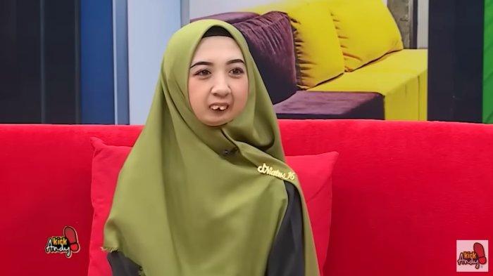 Kisah Pilu Niatus Sholihah Gadis Difabel Dibuang Orangtua Sejak Lahir, Kakek dan Nenek Dikira Ayah Ibunya, Kini Sukses Jadi Konten Kreator
