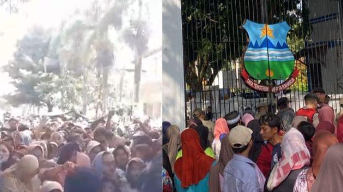TEWAS BERDESAKAN - Warga mengantre di gerbang pendopo Garut menunggu gelaran makan gratis yang merupakan rangkaian kegiatan pernikahan Wakil Bupati Garut Putri Karlina dan Maula Akbar putra dari Gubernur Jawa Barat Dedi Mulyadi, Jumat (18/7/2025) siang. 3 orang tewas berdesakan sat mengantre makan gratis ini.