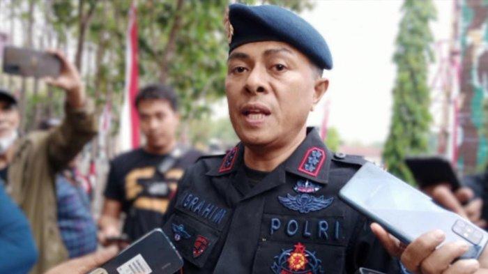 Kombes Pol Ibrahim Tompo, Kabid Humas Polda Jawa Barat saat diwawancara TribunJabar.id, di Markas Brimob Polda Jabar, Jatinangor, Sumedang, Kamis (16/11/2023).