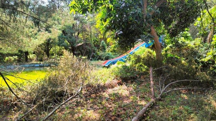Kondisi terkini salah satu sudut objek wisata Waterboom Bojongsari Indramayu yang mirip hutan belantara, Minggu (17/9/2023).