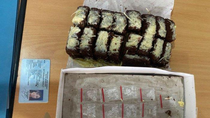 Kue brownies yang dibawa pengunjung berisi 9 paket narkoba jenis sabu-sabu diamankan petugas Lapas Banceuy, Kota Bandung, Kamis (24/8/2023).