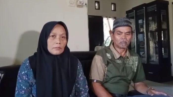Lilis, kakak kandung Tuti Suhartini korban pembunuhan sadis di Jalancagak, Subang, 18 Agustus 2023.