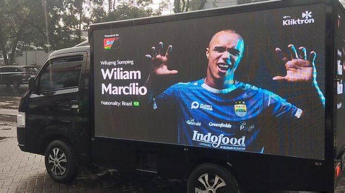 PENGUMUMAN - Persib mengumumkan dua pemain anyarnya, Luciano Guaycochea dan Wiliam Marcilio melalui mobitron, Rabu (25/6/2025).