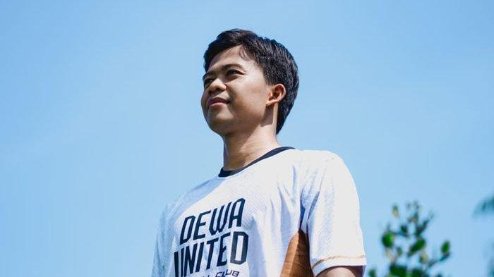 PEMAIN BARU DEWA - Mantan pemain Persib Bandung, Edo Febriansah, kini menjadi bagian Dewa United. Dia langsung berbicara tentang target juara.