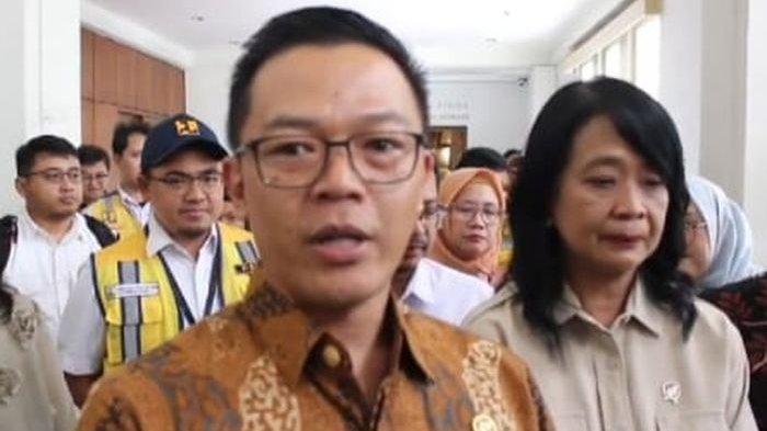 Menteri Luar Negeri (Menlu), Sugiono, saat diwawancarai seusai berkunjung ke Gedung Merdeka, Kota Bandung, Selasa (15/1/2025).