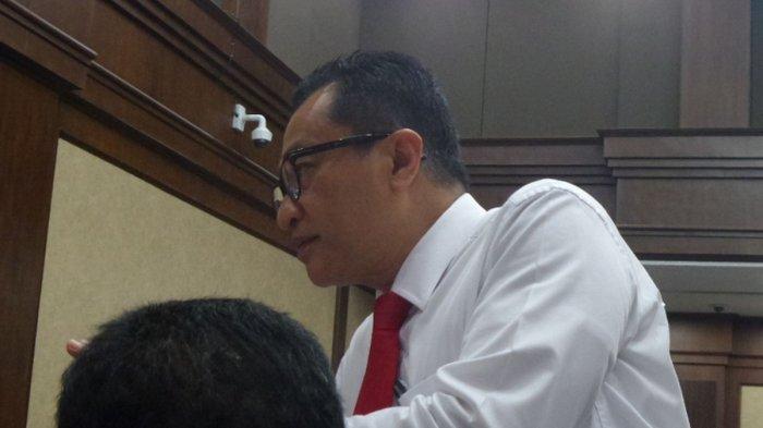 GRATIFIKASI HANIV - Eks Kakanwil DJP Jakarta Khusus Mohamad Haniv. --- Muhammad Haniv diciduk baru-baru ini oleh Komisi Pemberantasan Korupsi (KPK) karena diduga menerima gratifikasi dari sejumlah perusahaan wajib pajak. Kini nama anaknya, Feby Paramita ramai menjadi perbincangan setelah ayahnya, Muhammad Haniv, terjerat kasus gratifikasi.