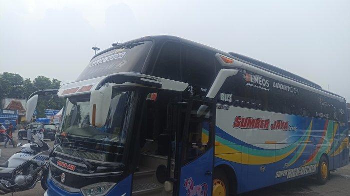 Naik mobil bus dari Banjar Jawa Barat hingga Karawang, pemudik mengaku waktu yang ditempuh hingga sepuluh jam, Rabu (26/4/2023).