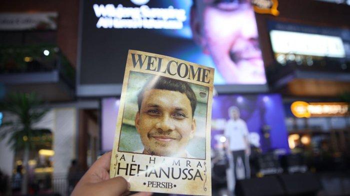PERSIB mengumumkan kehadiran pemain baru, Al Hamra Hehanussa, melalui media flyer/brosur di Summarecon Mall Bandung, Minggu, 22 Juni 2025.