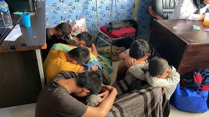 Pelaku enam remaja menganiaya ODGJ diamankan oleh unit PPA Satreskrim Polres PALI, Rabu (15/5/2024)
