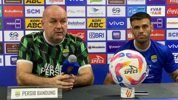 WAWANCARA - Pelatih Persib Bojan Hodak dan Gelandang Persib Tyronne del Pino dalam konferensi pers, Selasa (4/3/2025).