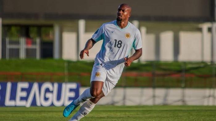 Pemain baru Persib Bandung Gervane Kastaneer---Gervane merasa tidak sabar untuk bertemu langsung dengan para Bobotoh.