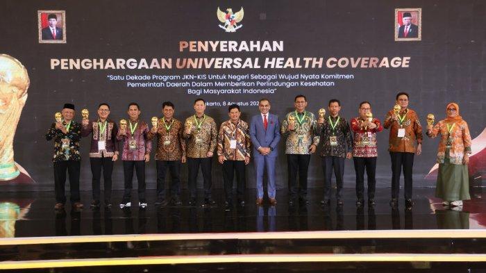 Pemerintah Daerah Kota Bandung menerima penghargaan UHC Award Tahun 2024. Kota Bandung telah mencapai UHC sejak 1 Januari 2018 dan berhasil mempertahankannya selama 7 tahun terakhir hingga saat ini.