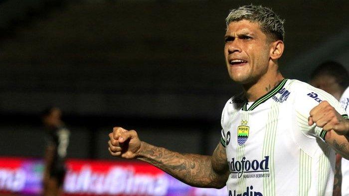 Penyerang Persib Bandung, Ciro Alves.