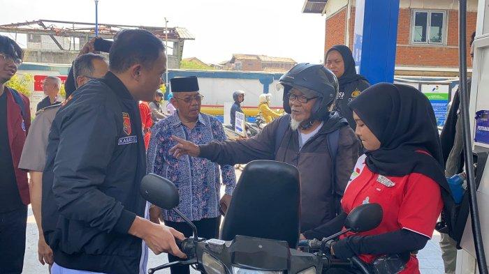 SIDAK - Polres Cimahi melakukan Sidak ketersediaan BBM di SPBU Cibabat untuk bulan Ramadan sekaligus pengawasan terhadap isu Pertamax oplosan, Kamis (27/2/2025)