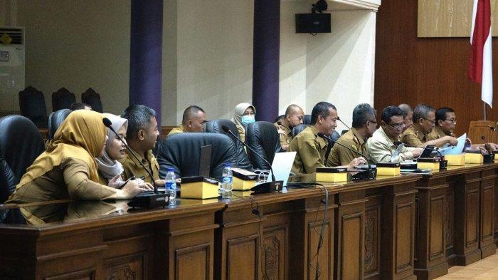 Badan Anggaran DPRD Kabupaten Ciamis gelar Rapat Kerja bersama TAPD Kabupaten Ciamis terkait Expose Rancangan KUA dan PPAS Tahun Anggaran 2024 pada Selasa (8/8/2023)