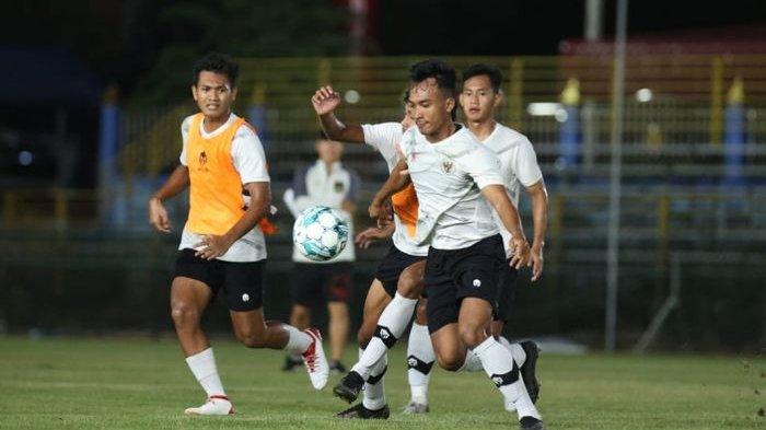 Robi Darwis saat menjalani latihan bersama Timnas U23 Indonesia yang tampil di Piala AFF U23 2023.