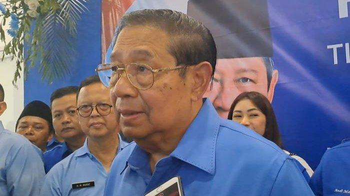 SBY berbicara kepada wartawan seusai konsolidasi Partai Demokrat dan tokoh masyarakat di Gedung Harsa, Jalan Lingkar Selatan, Kota Sukabumi, Rabu (04/01/2024).