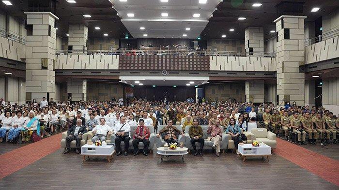 MENTERI Hukum dan Hak Asasi Manusia (Menkumham) RI, Prof. Yasonna H. Laoly, S.H., M.Sc., Ph.D.hadir sebagai pembicara seminar nasional berjudul “Generasi Unggul Majukan Bangsa Menuju Indonesia Emas”di kampus Universitas Kristen Maranatha, Bandung (12/7/2023)