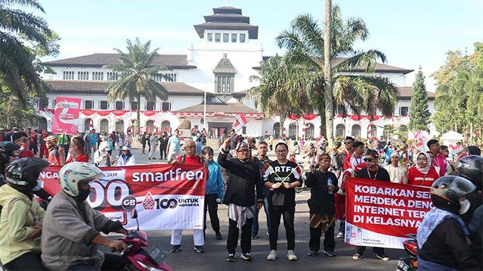 Smartfren West Java gelar Kirab Smartfren West Java 100% untuk Indonesia dan karnaval