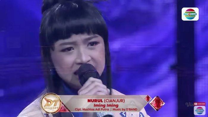 PESERTA D ACADEMY 7: Sosok Nurul (14) peserta dari Cianjur yang lolos final audisi D Academy 7, ternyata punya banyak bakat dan prestasi, jago main kecapi hingga nyinden