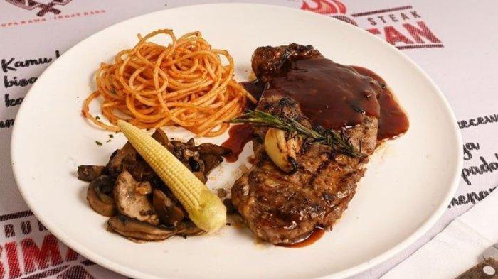 Salah satu hidangan mewah yang ada di Warung Steak Simantan