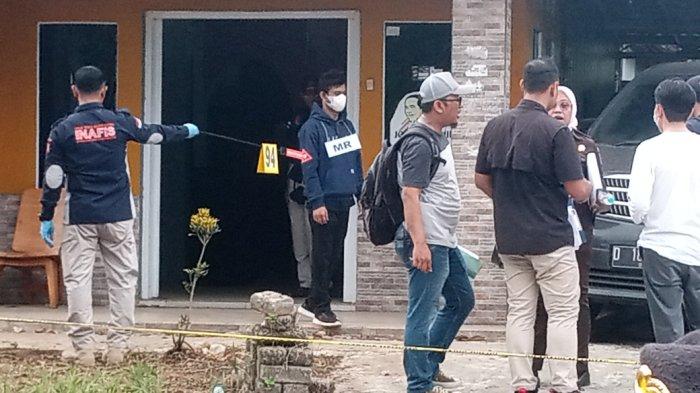 Suasana Adegan pra rekontruksi yang diperankan oleh peran pengganti.