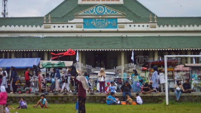 Suasana di Alun-Alun Manonjaya, Kabupaten Tasikmalaya, Kamis (21/3/2024).