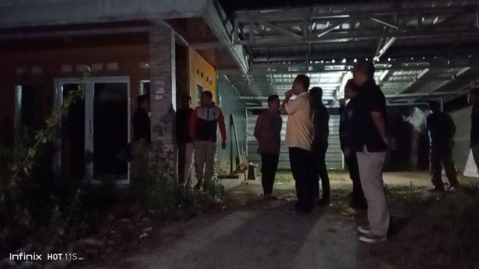 Suasana pra rekonstruksi kasus Subang di tempat kejadian perkara di Kampung Ciseuti, Jalancagak, Kabupaten Subang Kamis(19/10/2023) sekitar pukul 23.30.