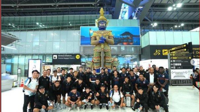 Tim Port FC berangkat ke Jakarta. Klub asal Thailand bakal menghadapi Persib Bandung, di Stadion Jalak Harupat, Kabupate Bandung, Kamis (19/9/2024)