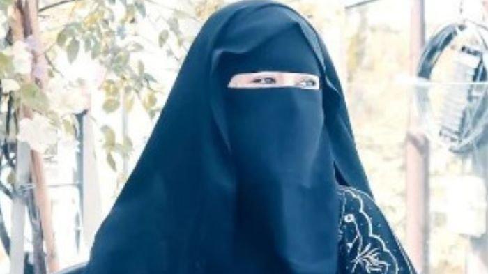 Begini tanggapan Umi Pipik Dian Irawati saat mengetahui Nathalie Holscher melepas hijab.