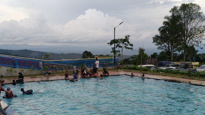 WISATA AIR - Objek wisata air dan kolam renang Durian Hill di kampung Sukamanah, Desa Sukawening, Kecamatan Cipaku, Kabupaten Ciamis, Jawa Barat,