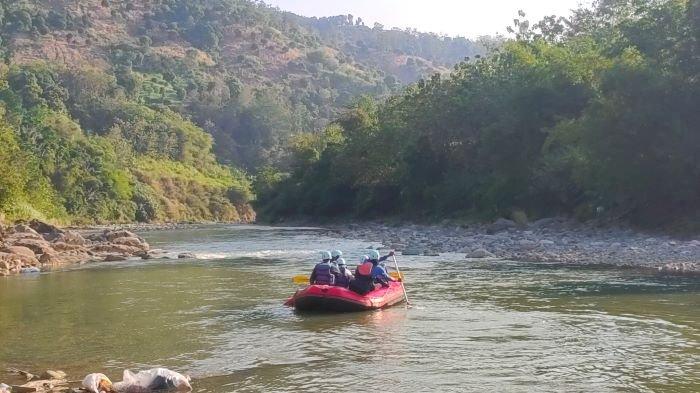 Wisata air yang memacu adrenalin di Kabupaten Majalengka, Gigili Rafting.