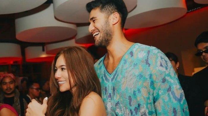 Wulan Guritno dan Sabda Ahessa. Wulan kini menggugat Sabda.