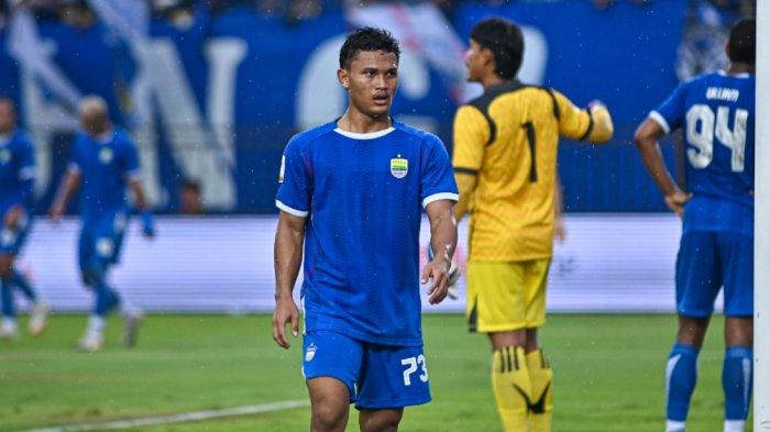 Zulkifli Lukmansyah, pemain belia binaan Akademi Persib yang menunjukkan potensi besar yang langsung mencuri perhatian pelatih kepala, Bojan Hodak.
