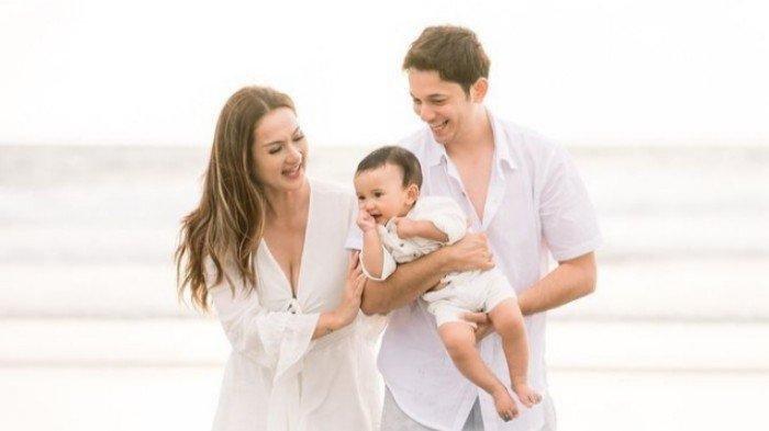 Andrew Andika makin harmonis dengan istri, Tengku Dewi Putri
