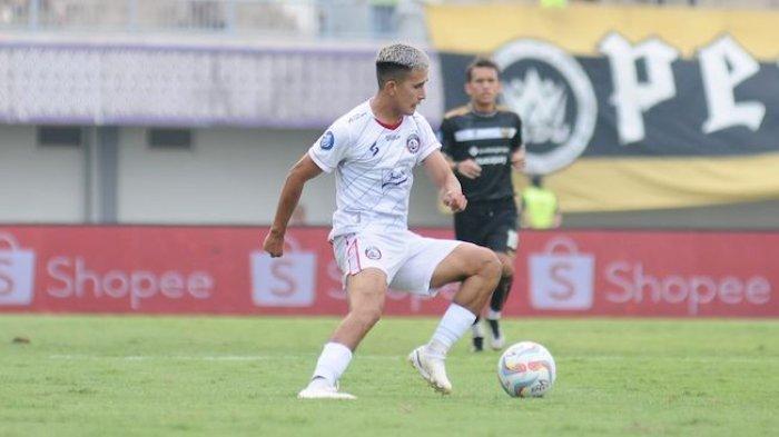 Pelatih Arema FC, Joko Susilo, langsung mengevaluasi timnya menjelang laga Arema vs Persib. Evaluasi dilakukan pelatih yang akrab disapa Gethuk menyusul kekalahan Arema FC 0-1 di kandang Dewa United pada pekan pertama Liga 1 2023, Minggu (2/7/2023).