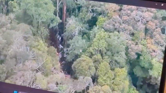 Titik puing pesawat diduga PK SNE dan pihak rescue juga menemukan gumpalan asap diduga adalah asap yang dibuat oleh kru dan diharapkan masih selamat. (Dokumentasi Istimewa)