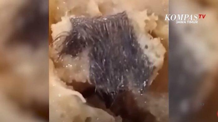 Video viral menunjukkan bakso memiliki bulu hitam di dalamnya yang dinarasikan sebagai bakso tikus di Surabaya. Pemilik warung Bakso Ronggolawe tidak terima dan melaporkan TikToker yang memviralkan ke polisi.