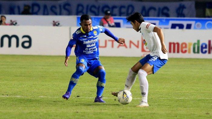 Ardi Idrus (kiri), saat bersama Persib Bandung.