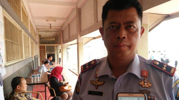 Kepala Rutan Kebon Waru, Heri Kusrita mengatakan bahwa paslon nomor urut nomor 02 memperoleh 517 suara, sementara untuk paslon nomor urut 01 Jokowi - Amin, meraih suara 382. Terdapat 42 suara dinyatakan tidak sah, Rabu (17/4/2019).
