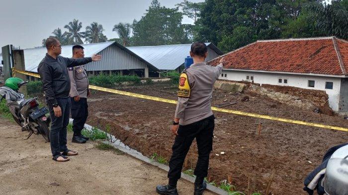 Longsor terjadi di kompleks Yayasan Pondok pesantren Terpadu Darussyifa Al-Fithroh (Yaspida) Sukabumi. Longsor tersebut mengakibatkan empat orang santri meninggal dunia.